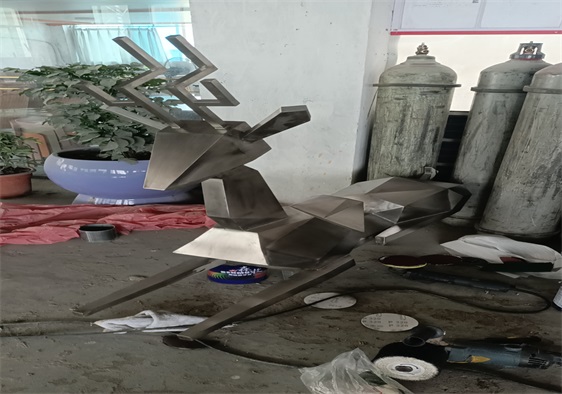 成（chéng）都不鏽鋼雕塑（sù）